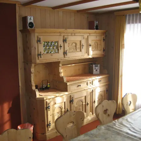 Chalet Suveran アパート *